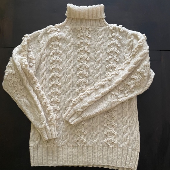handmade vintage off white  neck cable stitch flower knit, XL unisex sweater - Picture 4 of 7